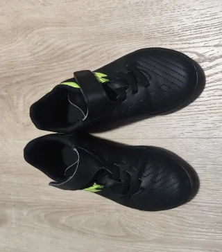 Botas de fútbol para niño negras