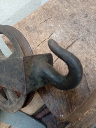 Roldana antigua de fundicion