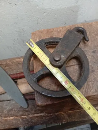 Roldana antigua de fundicion