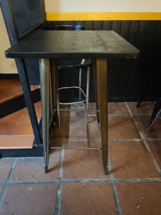 Mesa alta metal y madera