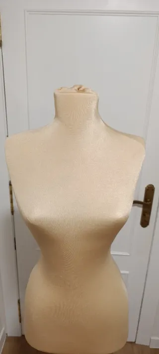 Maniquí Beige