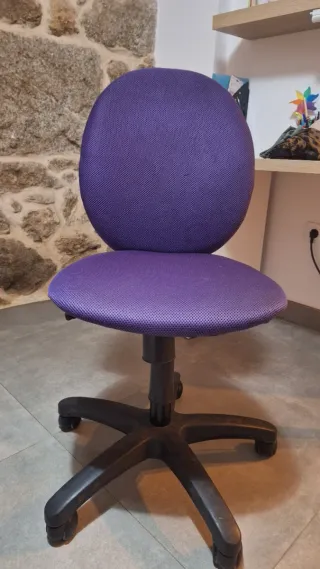 Silla de estudio morada y negra