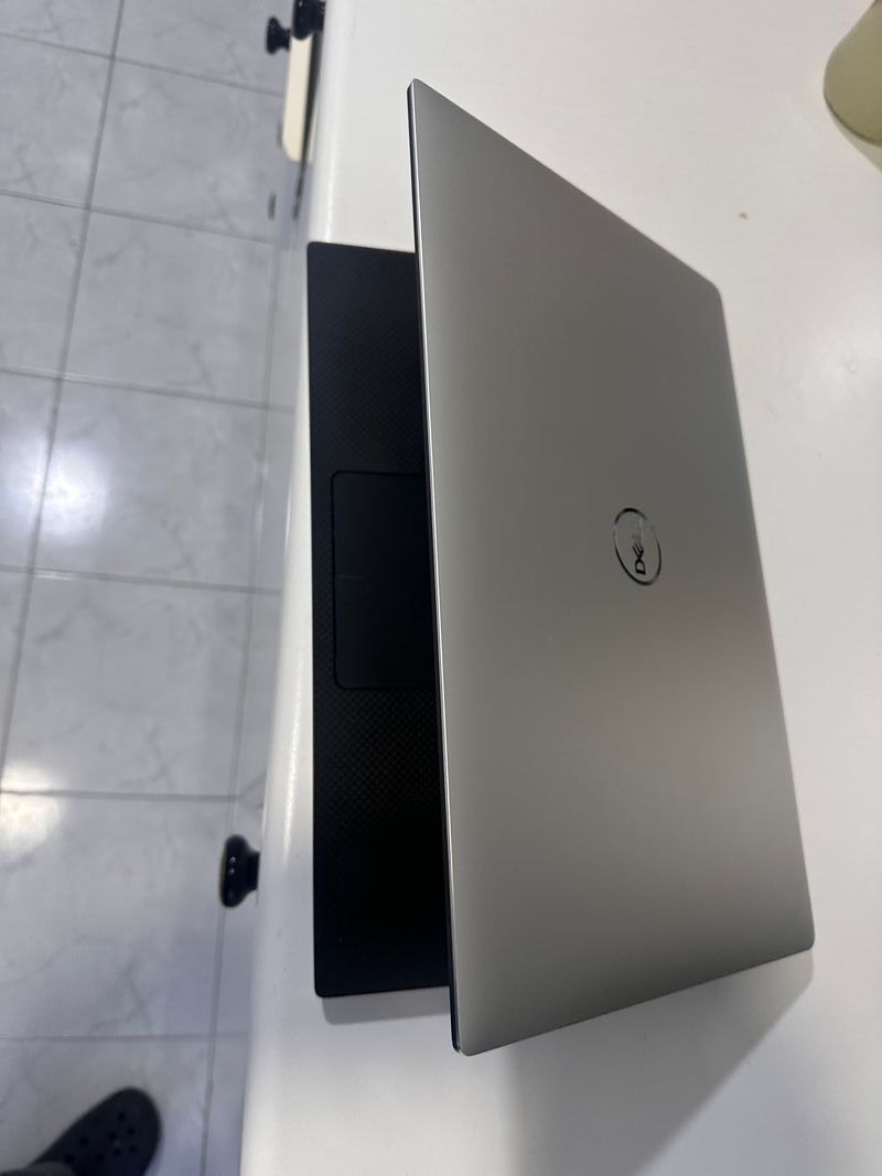 Dell precision 5540 8-16/256-512 /i7 9850/nvidia4g afbeelding 4