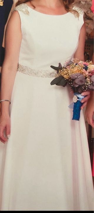 Traje de Novia Blanco con Pedrería