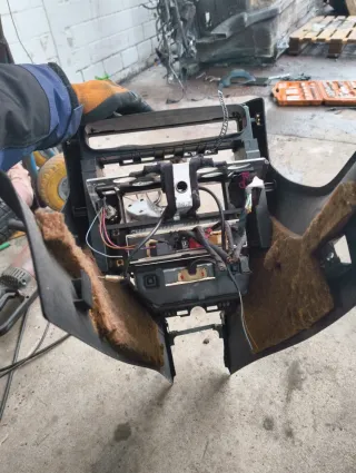 Consola Central Audi A4 B4 con climatizador