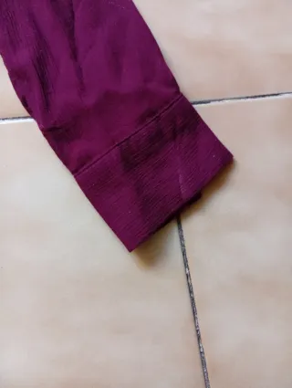 Camisa burdeos talla S Stradivarius