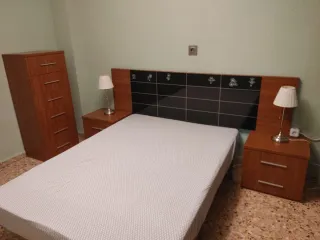 Mesitas, cabecero y chifonier