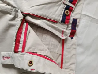 Pantalón chino beige hombre