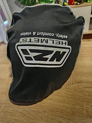 Casco de moto MUST negro talla SX