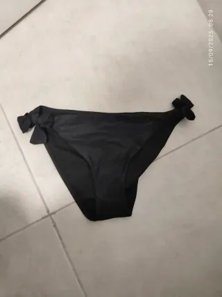 Bikini negro con lazos