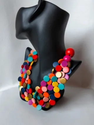 Collar  multicolor capas discos madera