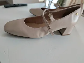 Zapato Mimao Merceditas Talla 40 color Nude