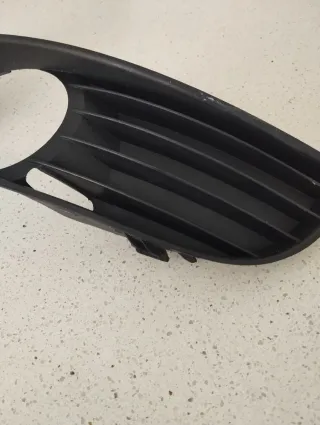 REJILLA NIEBLA SEAT LEON