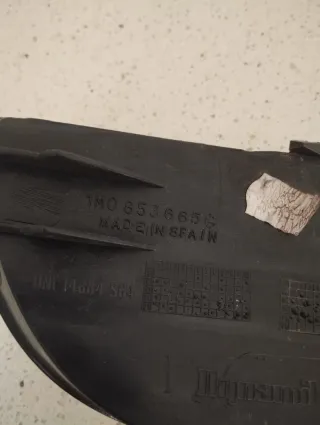 REJILLA NIEBLA SEAT LEON