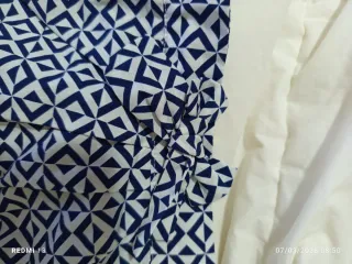 Pantaloni fantasia blu e bianchi