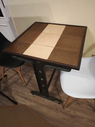 Mesad pequeñas cerámica y metal