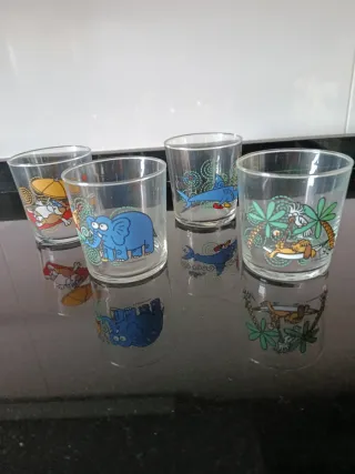 Vasos de colección con dibujos