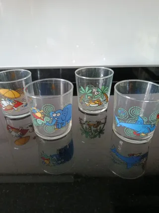 Vasos de colección con dibujos