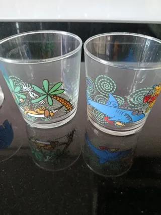 Vasos de colección con dibujos
