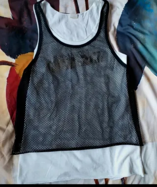 Maglia a rete nera e bianca