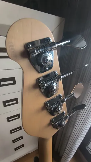 Bajo Eléctrico Yamaha BB614 Negro