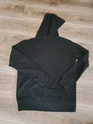 Sudadera con capucha negra para hombre