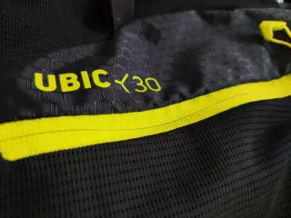 Mochila Millet UbiC 30L Negra y Amarilla