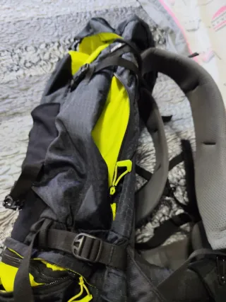 Mochila Millet UbiC 30L Negra y Amarilla