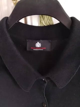 Cárdigan negro con pañuelo estampado