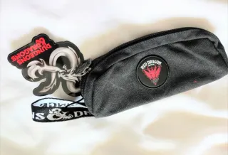 Dungeons & Dragons bolso de mano negro/rojo