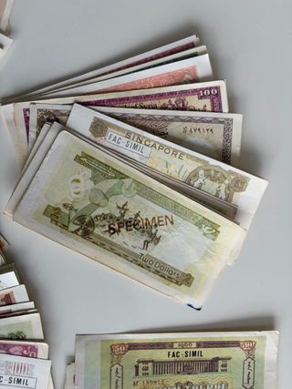 158 Cromos Billetes del Mundo DIDEC