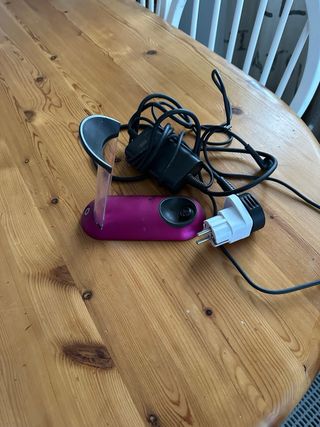 Cargador y soporte Dyson Corrale