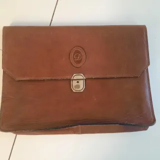 Portadocumentos de piel marrón