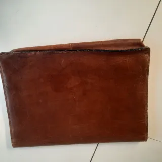 Portadocumentos de piel marrón