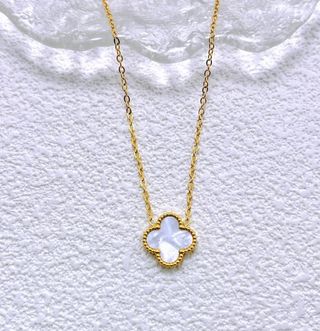 Collar K Oro Blanco Trébol