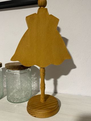 Espositore per collane in legno