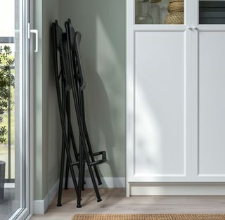 5 Taburetes altos, plegables. Sin estrenar.