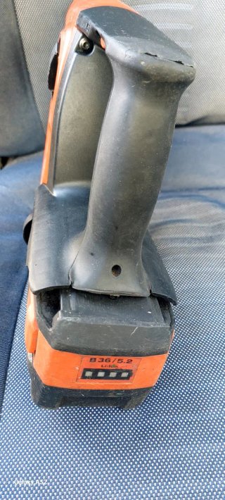 Tassellatore Hilti TE 7-A con aspirapolvere