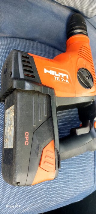 Tassellatore Hilti TE 7-A con aspirapolvere
