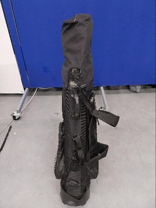 bolsa con palos de golf