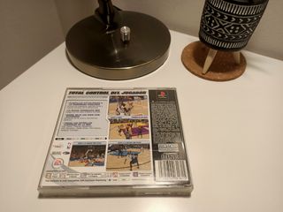 NBA Live 2003 PS1 (caja + manual + disco)
