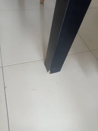 Mesa  Comedor Negra extendible abierta mide 170 cm