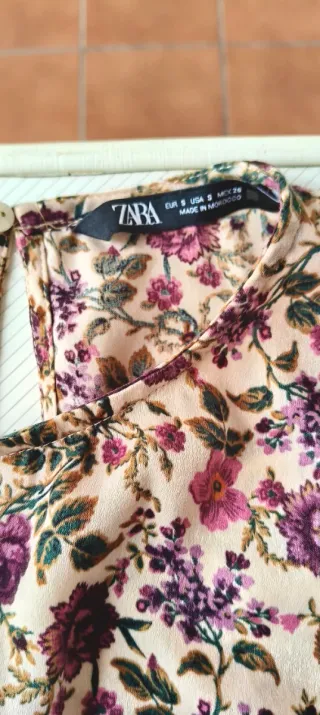 Vestido floral multicolor talla M