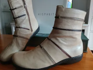 Botas piel Hispanitas T-40