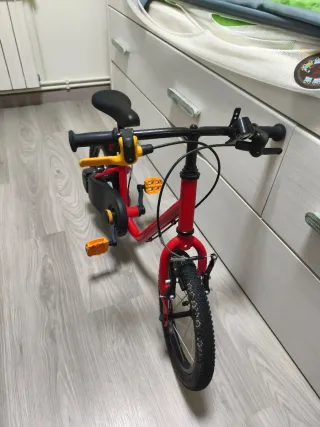 Bicicleta infantil evolutiva roja