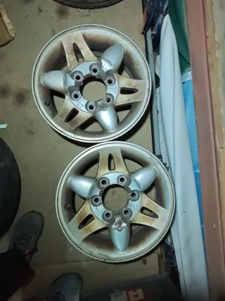 2 Llantas Nissan Terrano