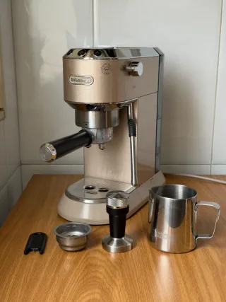 Máquina Café DeLonghi Dedica Arte Bege