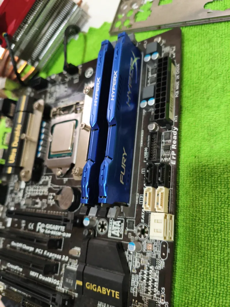 Lote CPU-i7+RAM y placa base afbeelding 3