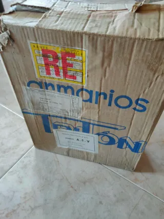 Botiquín antiguo metálico