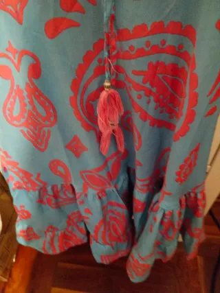 Vestido estampado azul y rosa fucsia